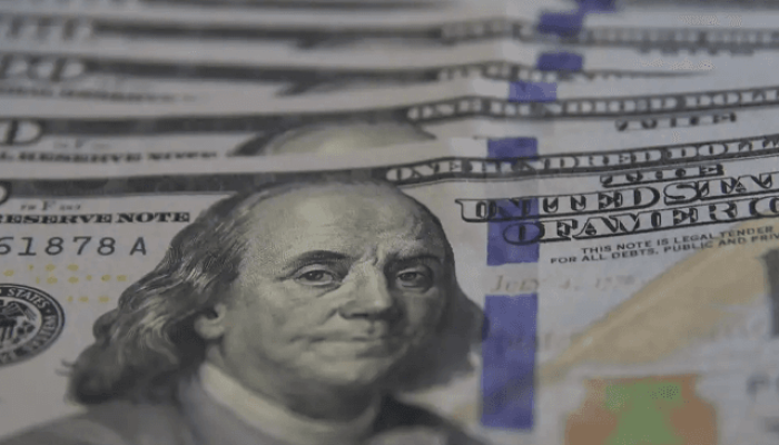 Foto: Dólar atinge menor nível desde o fim fevereiro, antes da guerra no Oriente