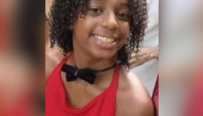 Foto: Thamiris foi vista descendo pela rua no dia 12/03 | Reprodução