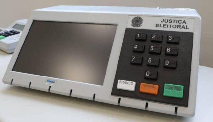Urna-eletronica_Foto-Ascom-TRE-PR