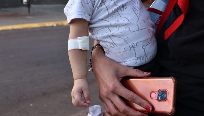 Homem é preso por agredir mulher com bebê no colo em Corumbá