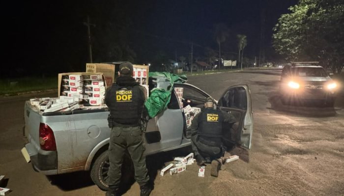 Veículo carregado com cigarros contrabandeados — Foto: Foto: Divulgação (DOF)