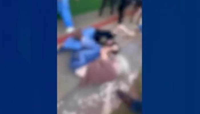 Foto: Briga aconteceu dentro da escola - Imagem: Fala Povo