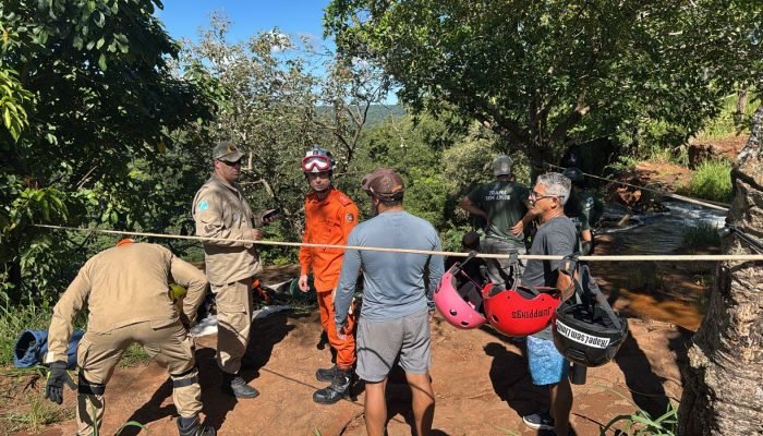 Foto: Corpo foi encontrado por volta das 8h (Foto: Leonardo de França, Jornal Mi