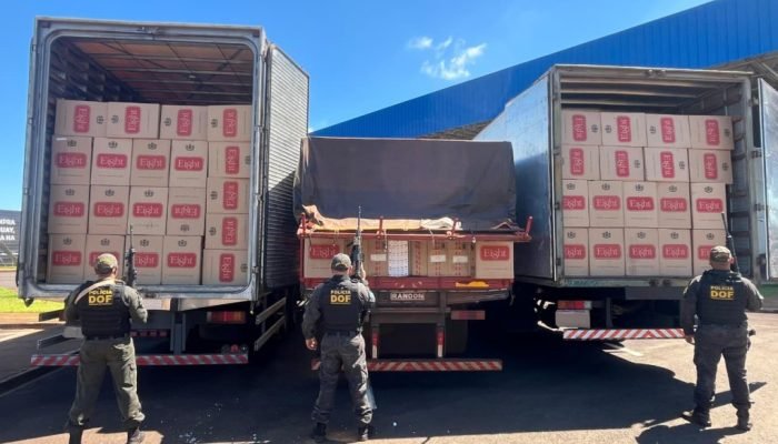 DOF apreende três caminhões com cigarros contrabandeados em Mundo Novo, MS