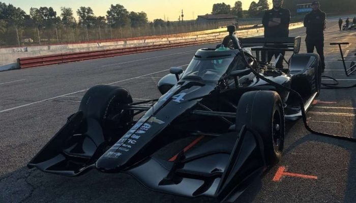 Caio Collet testa carro da IndyCar em Mid-Ohio, EUA