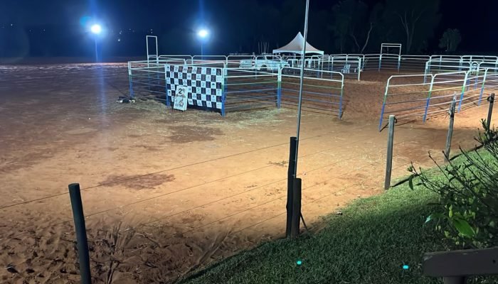 Foto: O suspeito teria tentado esconder o canivete na areia da arena. (Foto: Fal