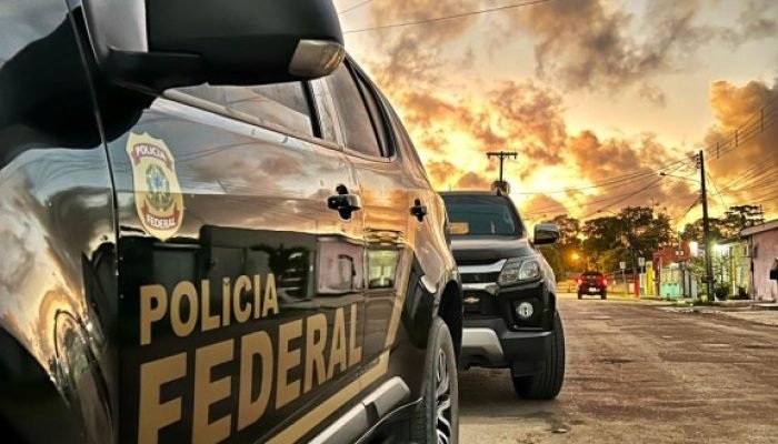 PF flagra transporte irregular de 125 estrangeiros em Santa Catarina