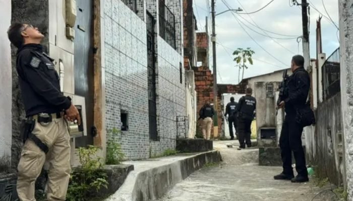 Ação contra o Comando Vermelho prende 35 na Bahia; 1 pessoa foi morta