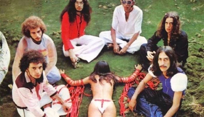 Foto colorida dos membros da banda Ave Sangria — Foto: 1 de 1 Foto colorida dos