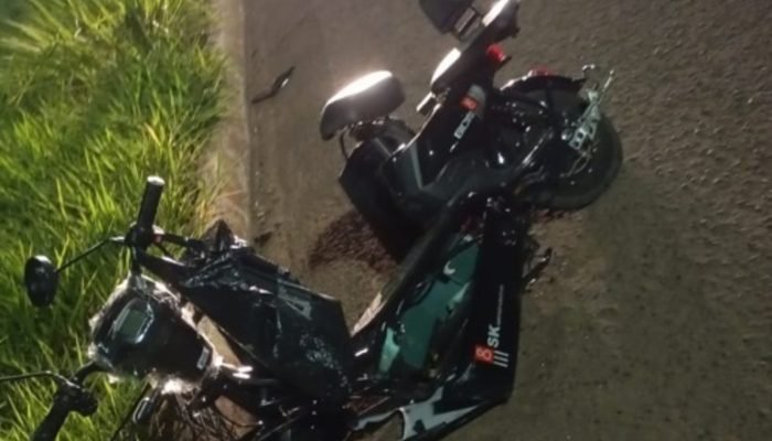 Bicicleta elétrica ficou destruída — Foto: Bicicleta elétrica ficou destruída (F