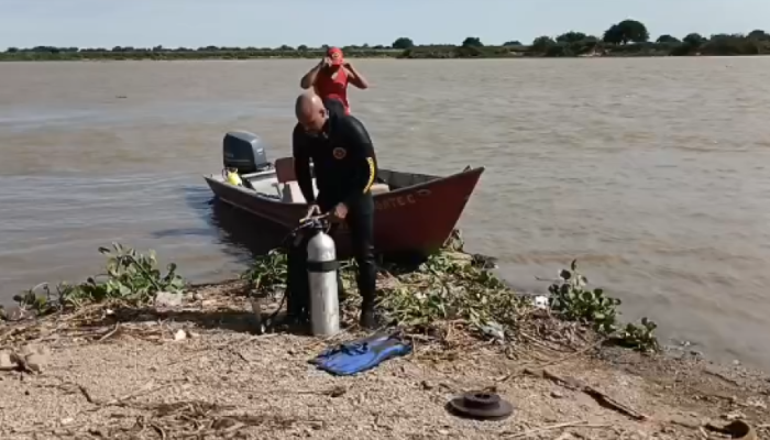 Bombeiros buscam jovem de 18 anos que se afogou no Rio Paraguai