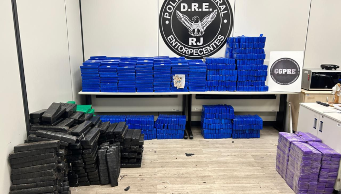 PF apreende cerca de uma tonelada de maconha no Rio de Janeiro