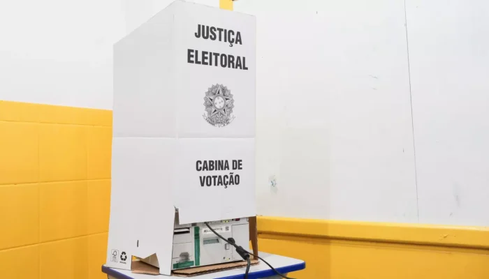 cabine-de-votacao-eleicoes-2024-henrique-arakaki