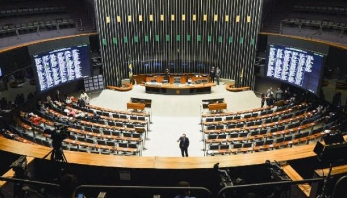SBT News discute proposta de reforma eleitoral que pode beneficiar a relação ent