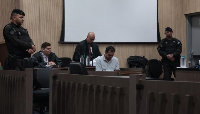 Júri de Edvan da Silva Rodrigues estava com uma faca na cintura no momento da pr