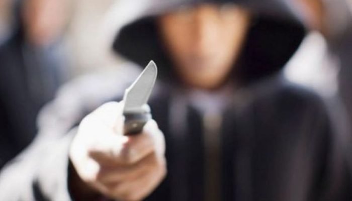 Em Naviraí, jovem tem celular roubado ao ser surpreendido por ladrão