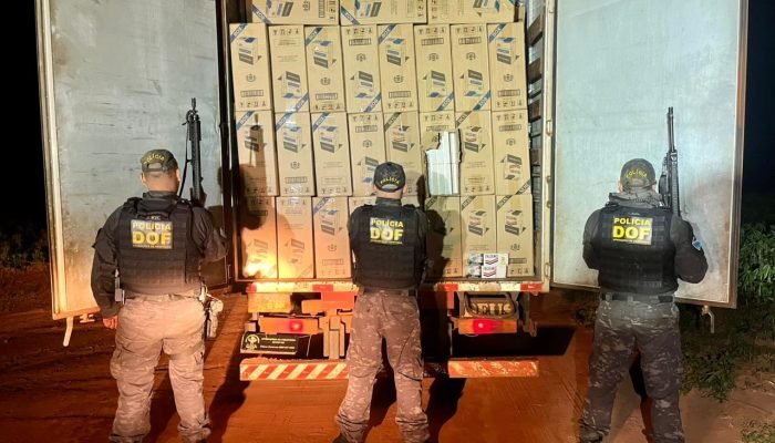 Caminhão furtado em Naviraí é recuperado pelo DOF com carga de cigarros contrabandeados