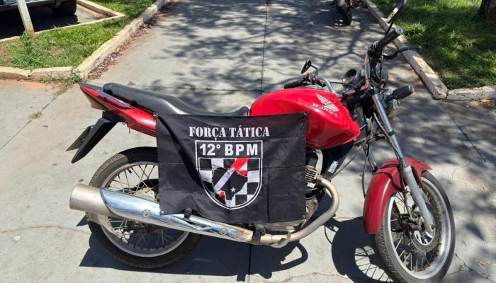 Força Tática recupera moto furtada em Naviraí; dois suspeitos detidos