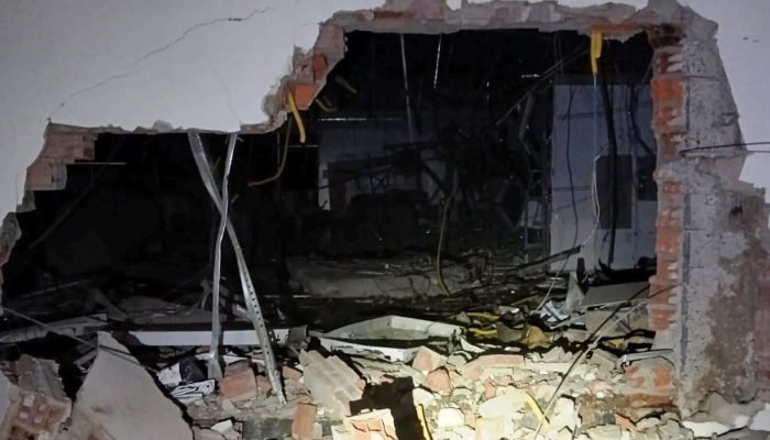 Assalto a banco na fronteira do Paraguai com MS deixa rastro de destruição