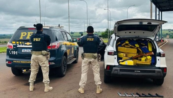 Perseguição em Eldorado resulta na apreensão de 1 tonelada de maconha e réplicas de pistolas