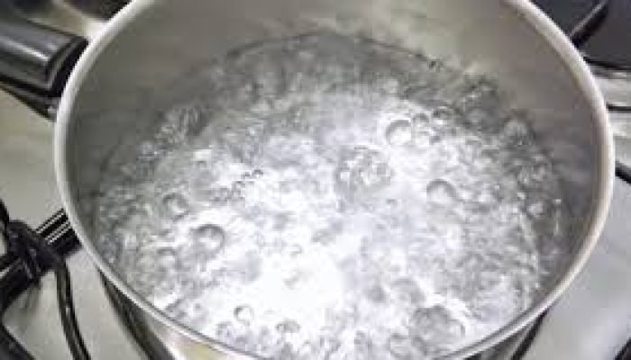 Naviraí: Homem tem corpo queimado por esposa com água quente enquanto dormia