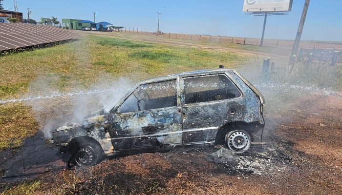 Homem incendeia carro com 200 kg de maconha durante fuga na BR-163