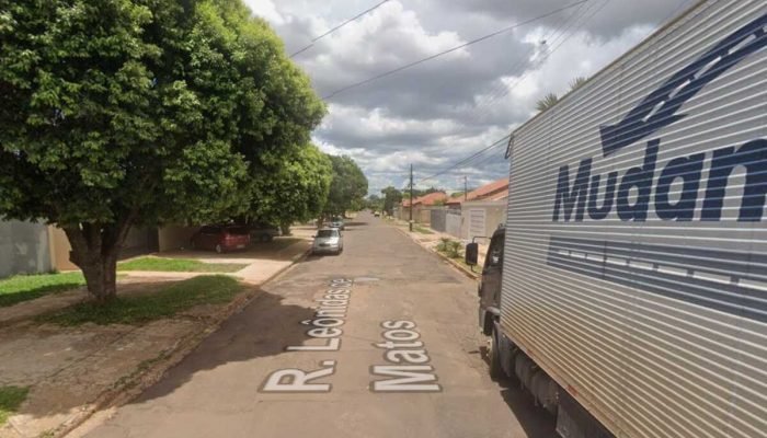 Usuário de drogas agride morador com facão e rouba celular no Santo Antônio