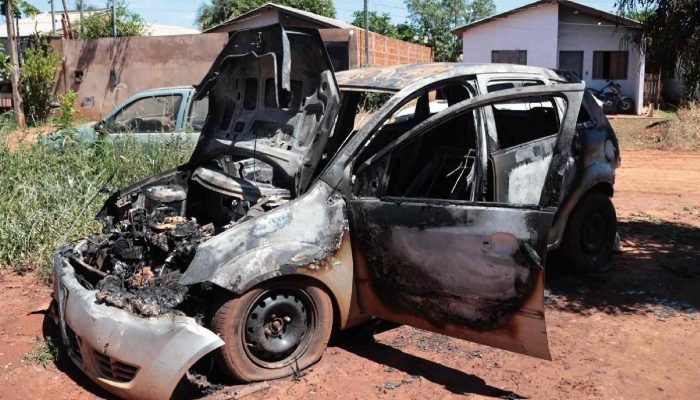 Carro ficou destruído no Bom Retiro. — Foto: Carro ficou destruído no Bom Retiro