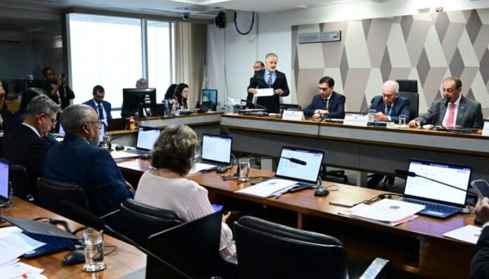 ccj-do-senado-aprova-pec-que-acaba-com-jornada-6x1-1