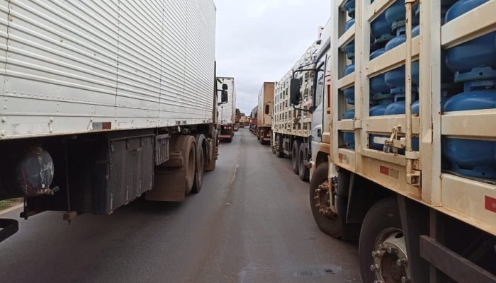 Caminhoneiros prometem paralisação nacional a partir desta quinta-feira (04)