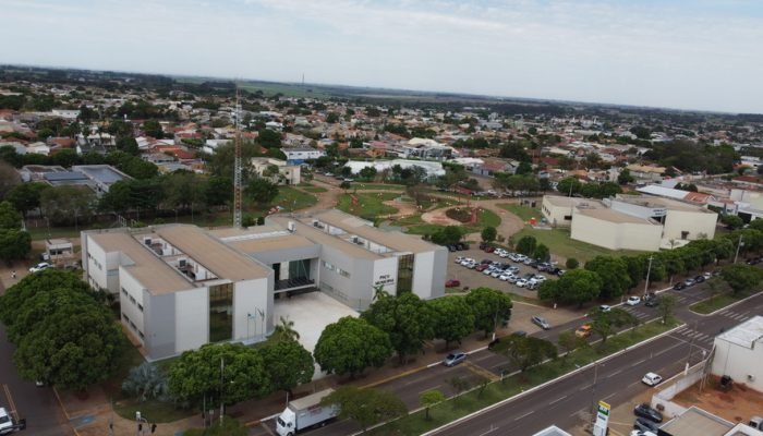 Contribuintes adimplentes de Nova Andradina retiram cupons do Natal Premiado e concorrem a