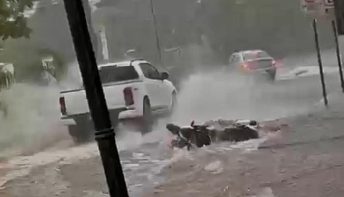 Chuva recente arrasta carros e causa estragos em Ivinhema