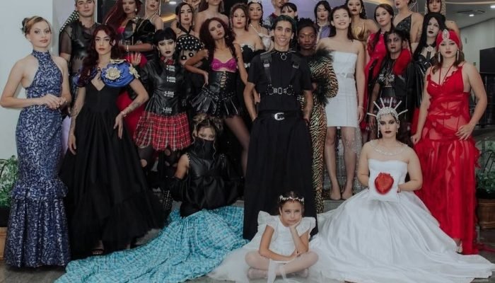 A Noiva do Vampiro: Ária & Heavy Metal Encanta Nova Andradina