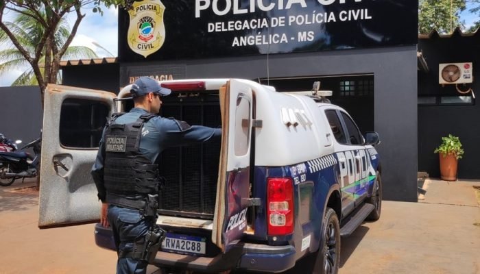 Imagem de um suspeito detido — Foto: Imagem: Divulgação