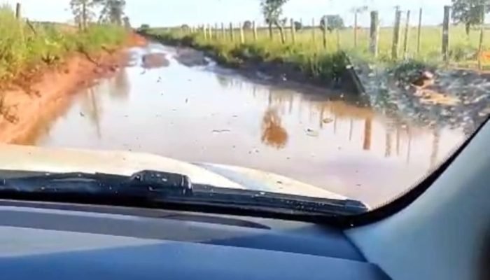 Estrada vicinal em Anaurilândia — Foto: Imagem: WhatsApp Nova News