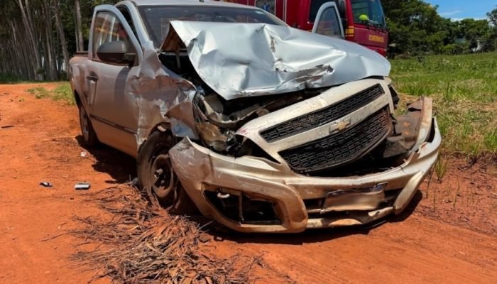 Acidente na BR-376 — Foto: Imagens: Ivinotícias