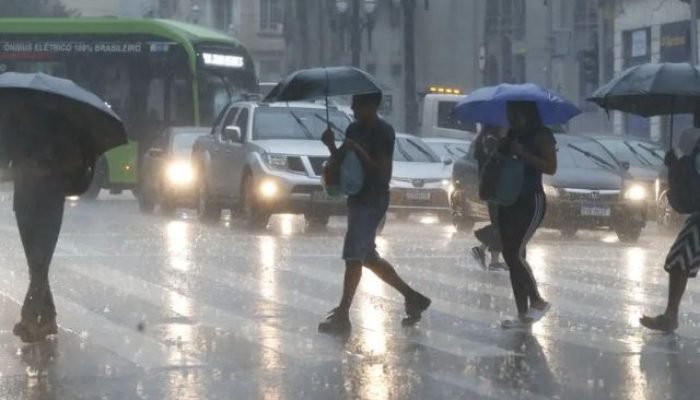 Chuva forte atinge cidade de São Paulo — Foto: Chuva forte atinge cidade de São