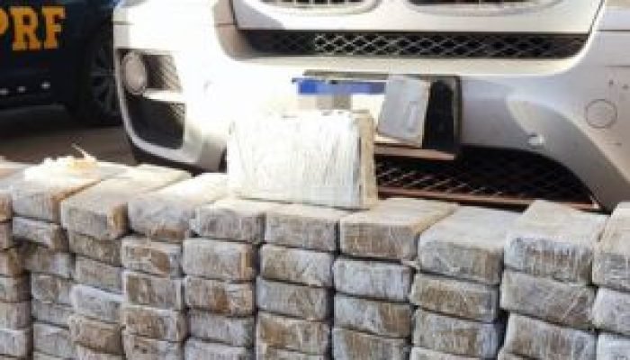 Motorista é preso com 130 quilos de cocaína em veículo