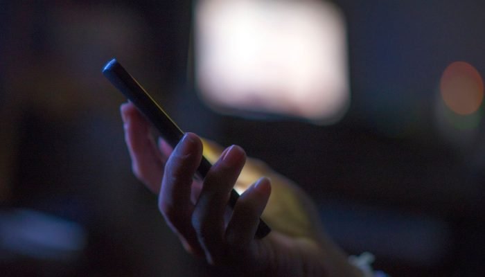 Comando Vermelho usa apps de mensagem para divulgar torturas, aponta investigação