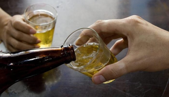 consumo-de-alcool-causa-12-mortes-por-hora-no-pais-diz-fiocruz-1730847582