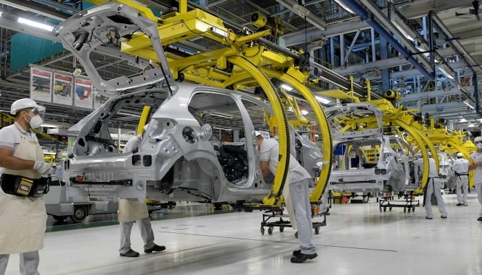 Atividade econômica do Brasil tem alta de 0,4% em agosto, diz BC