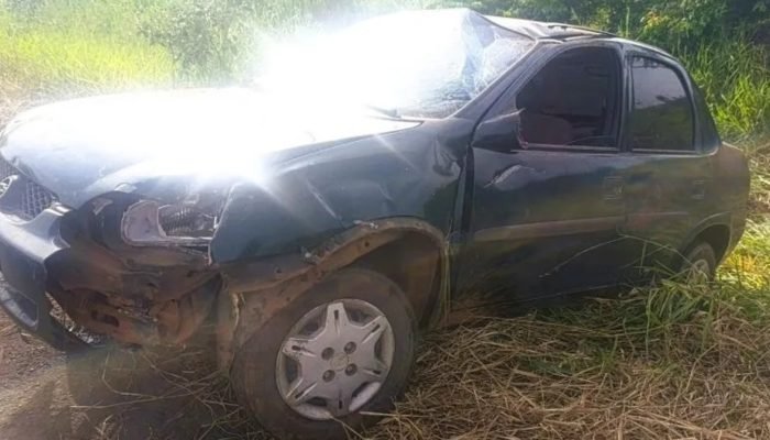 Foto: Carro em que estavam as vítimas (Da Hora Bataguassu)