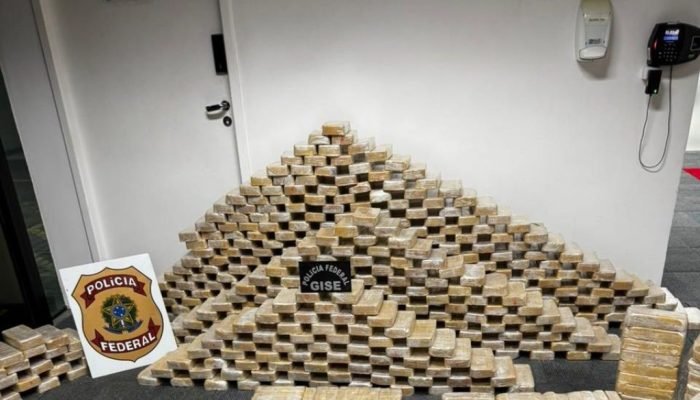 PF apreende mais de 600kg de cocaína em Blumenau e prende dois homens