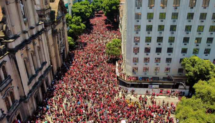 Flamengo é Recebido com Festa no Rio após Conquista do Tetra da Libertadores
