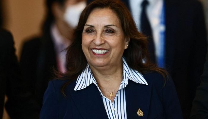 Congresso do Peru destitui Dina Boluarte em meio à crise