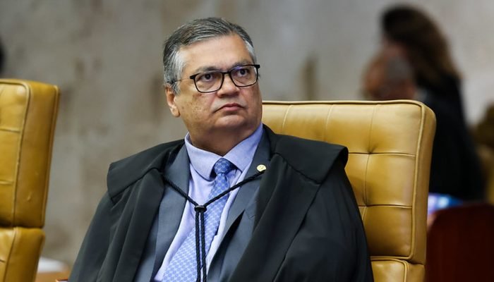 dino-proibe-saques-em-especie-de-emendas-parlamentares