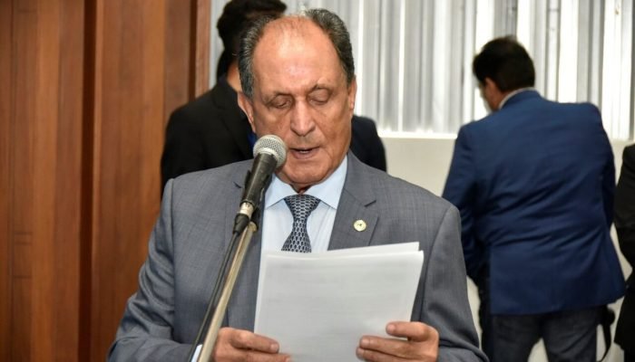 Zé Teixeira busca melhorias para escola em Ivinhema e asfalto em Dourados
