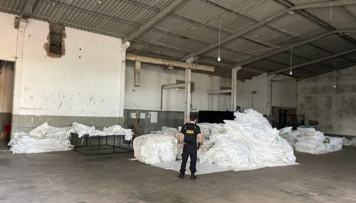 PF cumpre mandados em Paranavaí e Tamboara contra falsificação de suplementos animais