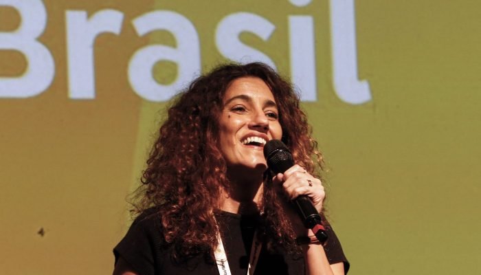 Antonia Pellegrino, da EBC, recebe Prêmio Amigos do Cinema Infantil