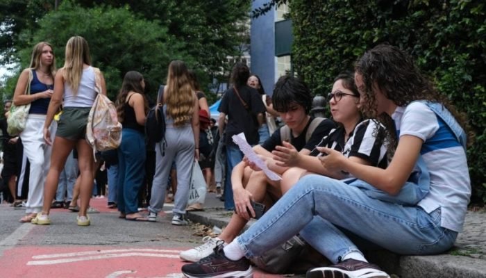 Abstenção no Enem 2025 mantém média, diz MEC